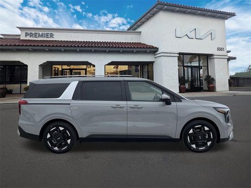 New 2026 Kia Carnival EX image 9