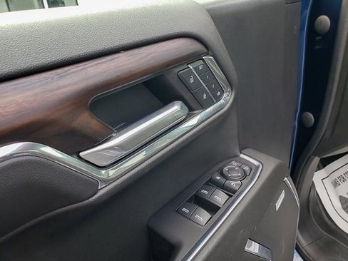 Used 2023 GMC Sierra 1500 SLT w/ SLT Premium Package image 10