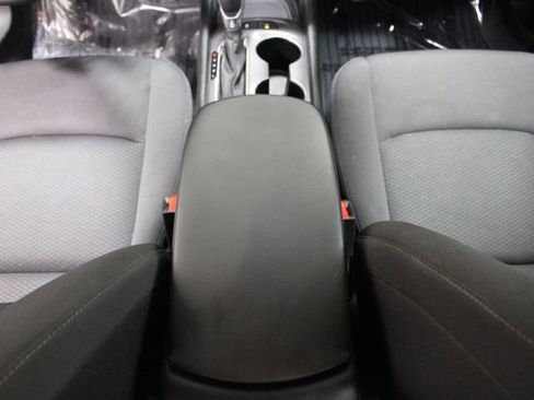 Used 2024 Chevrolet Malibu LS image 28