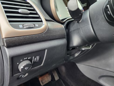 Used 2017 Jeep Grand Cherokee Laredo w/ Quick Order Package 23E image 36