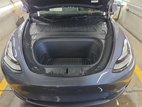 Used 2023 Tesla Model Y Long Range image 12