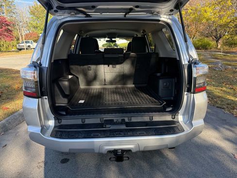 Used 2019 Toyota 4Runner SR5 image 32