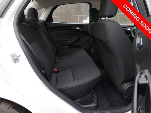 Used 2017 Ford Focus SE image 5