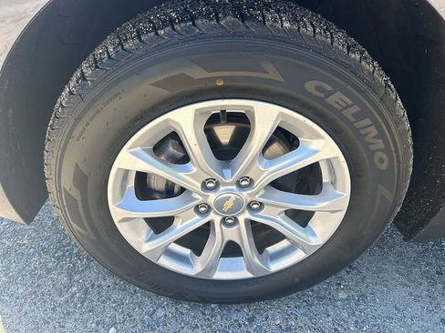 Used 2019 Chevrolet Equinox LS w/ LPO, Floor Liner Package AWD/4WD image 8