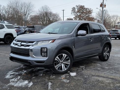 Used 2024 Mitsubishi Outlander Sport SE image 3