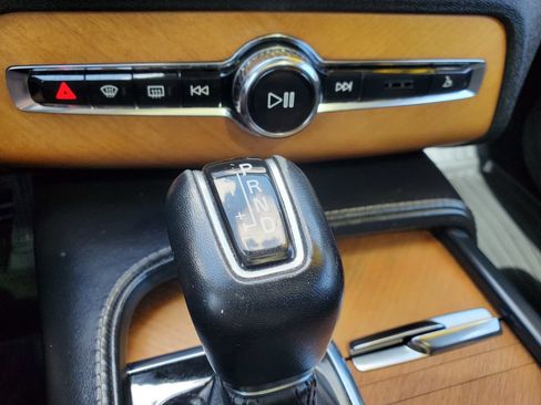Used 2016 Volvo XC90 T6 Inscription w/ Vision Package AWD/4WD image 24