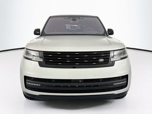Used 2023 Land Rover Range Rover Long Wheelbase SE AWD/4WD image 2