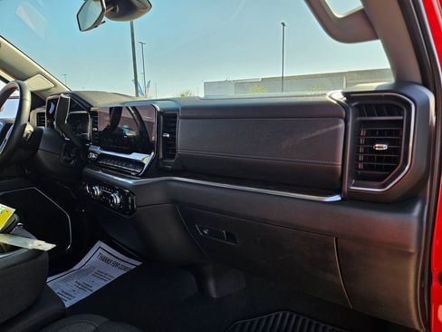 Used 2023 GMC Sierra 1500 SLE image 19