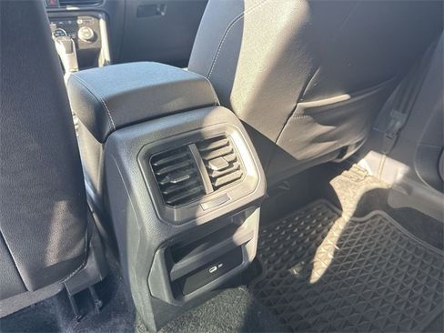 Used 2024 Volkswagen Taos SEL image 20