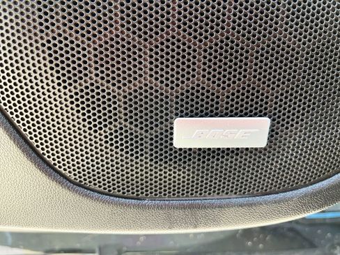 Used 2022 GMC Acadia Denali w/ Denali Ultimate Package image 18