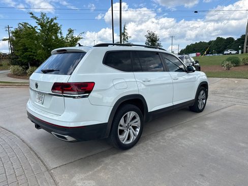 Used 2021 Volkswagen Atlas SE w/ Towing Package FWD image 8