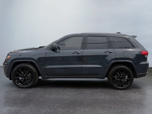 Used 2018 Jeep Grand Cherokee Altitude RWD image 8