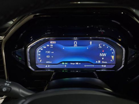 Used 2025 Chevrolet Silverado 2500 LT w/ Convenience Package image 6