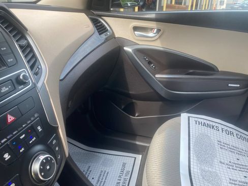 Used 2017 Hyundai Santa Fe Sport AWD/4WD image 16