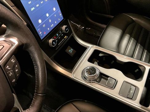 Certified 2024 Ford Edge SEL image 16