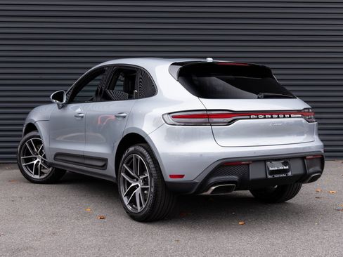 Certified 2026 Porsche Macan AWD/4WD image 3