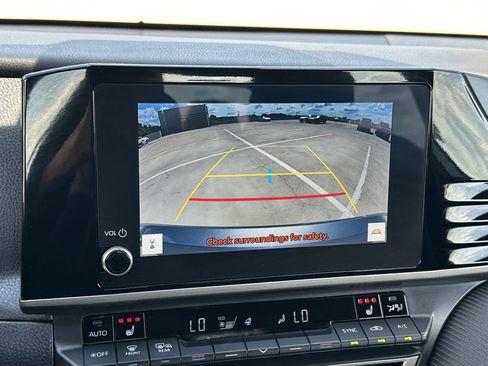 Used 2025 Toyota Camry SE w/ Convenience Package AWD/4WD image 31