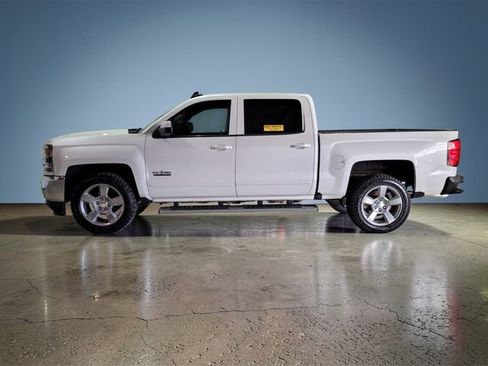 Used 2018 Chevrolet Silverado 1500 LT w/ Texas Edition image 18
