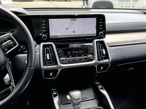 Used 2023 Kia Sorento S w/ Panoramic Sunroof Package AWD/4WD image 18