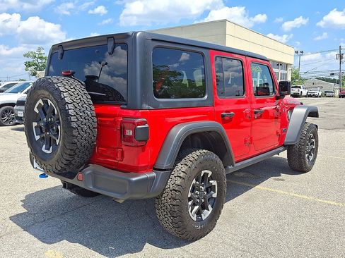 Used 2025 Jeep Wrangler Unlimited Rubicon 4xe w/ Convenience Group AWD/4WD image 31