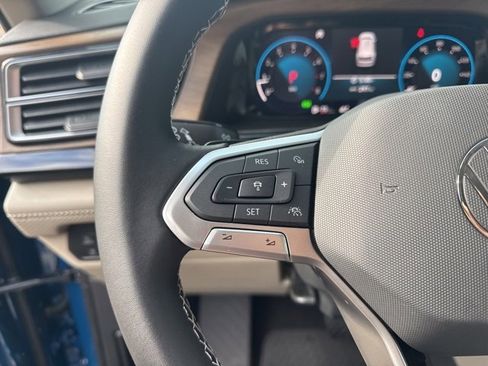 Used 2025 Volkswagen Atlas SE image 15