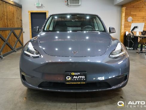 Used 2022 Tesla Model Y Long Range image 2