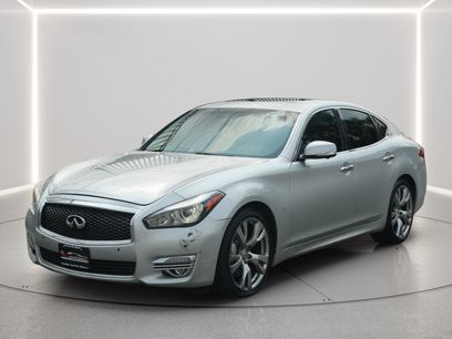 Used 2015 INFINITI Q70 3.7 w/ Deluxe Touring Package