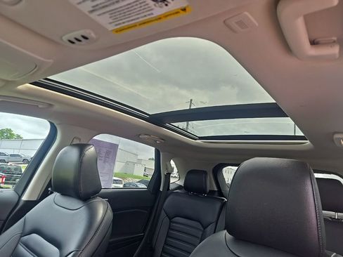 Used 2022 Ford Edge SEL w/ Convenience Package AWD/4WD image 10