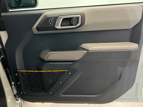 Used 2023 Ford Bronco Badlands image 23