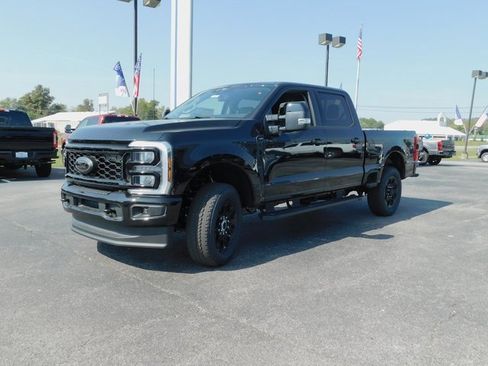 New 2026 Ford F250 Lariat w/ Black Appearance Package image 4