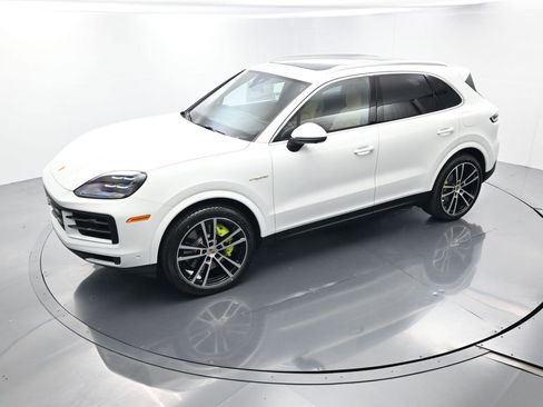 Certified 2026 Porsche Cayenne E-Hybrid image 38
