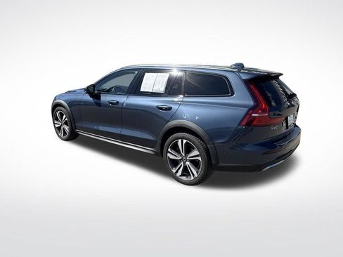 Used 2023 Volvo V60 B5 Cross Country Plus w/ Climate Package AWD/4WD image 6