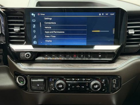 Used 2023 Chevrolet Silverado 1500 LTZ image 18