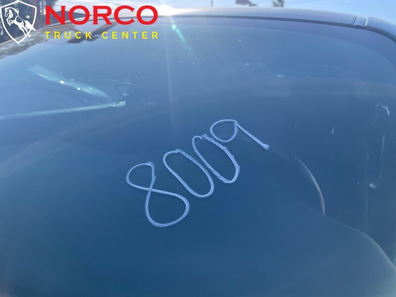 Used 2022 Dodge Challenger SXT RWD image 12