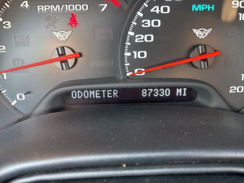 Used 2004 Chevrolet Corvette Coupe w/ Preferred Equipment Group image 15