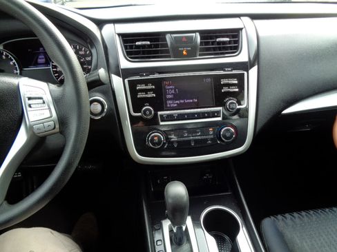 Used 2016 Nissan Altima 2.5 S w/ Power Driver Seat Package image 19