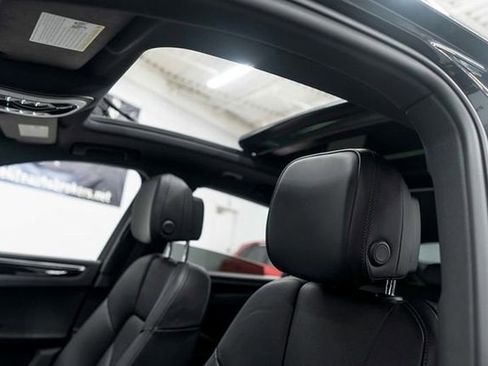 Used 2023 Porsche Macan image 8