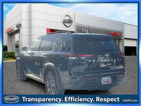 Certified 2024 Nissan Pathfinder SV image 8