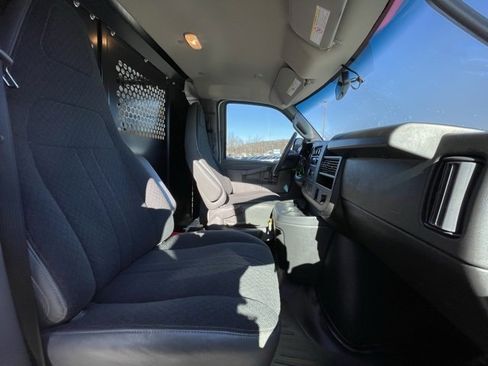 Used 2024 GMC Savana 2500 w/ Driver Convenience Package image 23