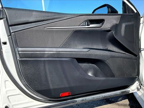 Used 2025 Toyota Camry LE image 21