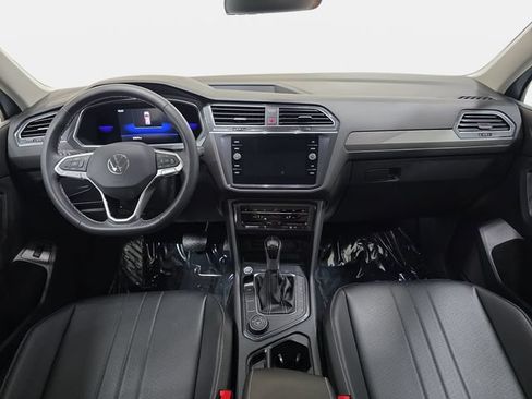 Used 2022 Volkswagen Tiguan SE AWD/4WD image 10