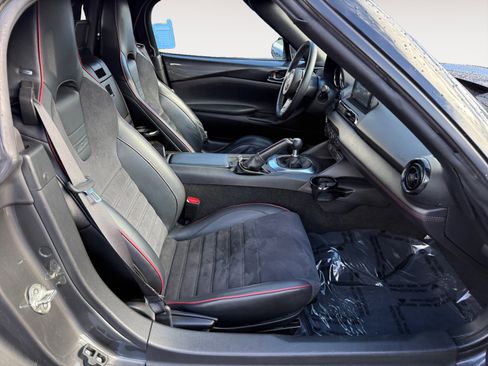 Used 2018 MAZDA MX-5 Miata Club w/ Brembo/BBS Recaro Package RWD image 19