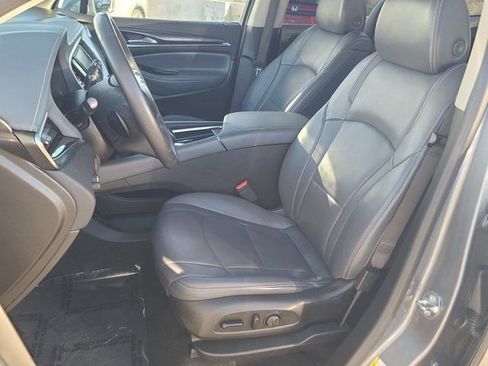 Used 2018 Buick Enclave Essence image 16