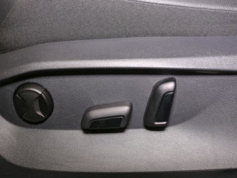 Certified 2023 Volkswagen Tiguan SE R-Line AWD/4WD image 49