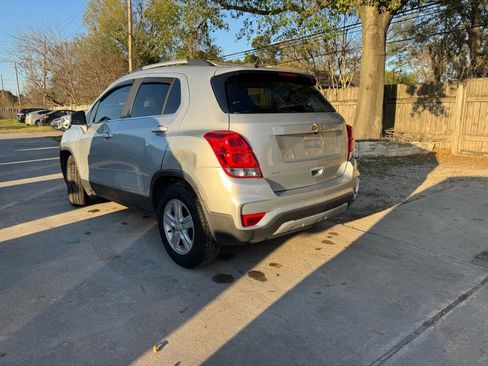 Used 2019 Chevrolet Trax LT FWD image 8