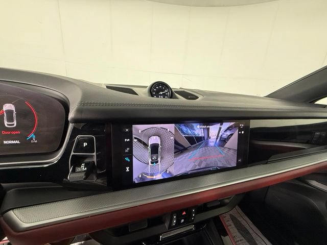 Used 2024 Porsche Cayenne Coupe AWD/4WD image 21