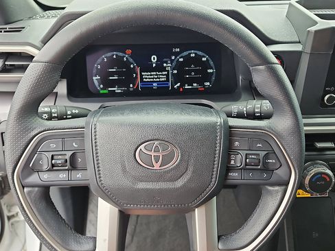 Certified 2025 Toyota 4Runner 4WD image 15