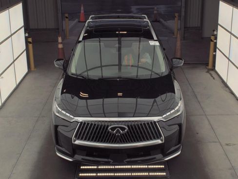 Certified 2026 INFINITI QX60 Luxe w/ Cargo Package FWD image 6