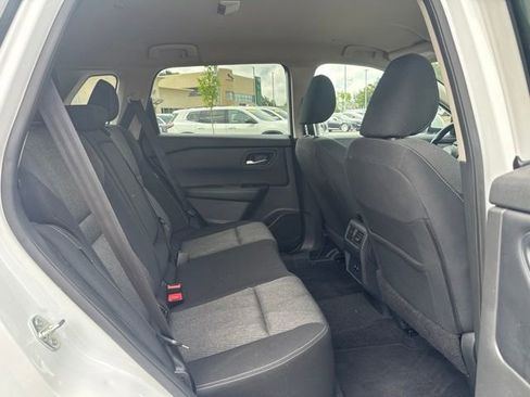 Used 2024 Nissan Rogue SV FWD image 18