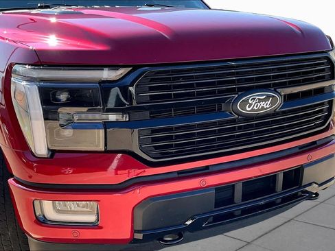 Used 2025 Ford F150 Platinum w/ FX4 Off-Road Package AWD/4WD image 27